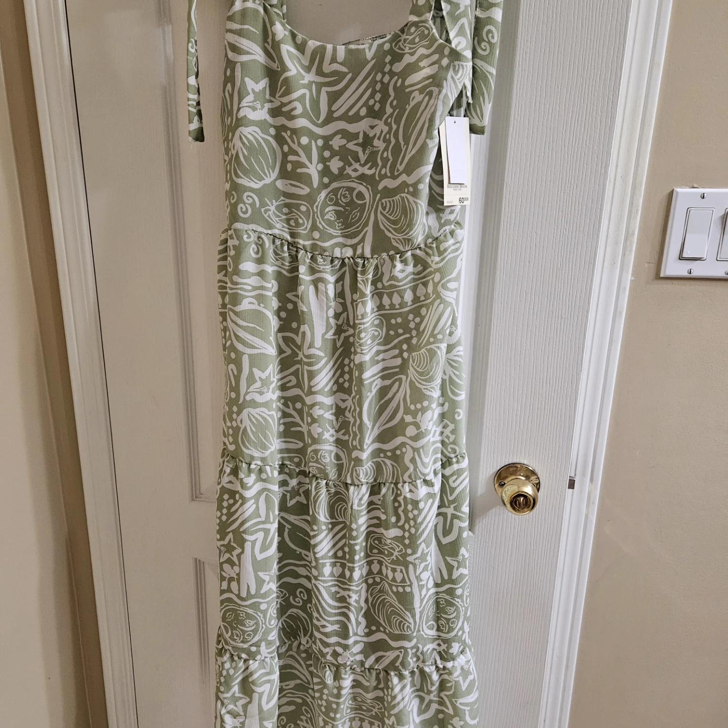 Green & White Patterned Tiered Maxi Dress  size large