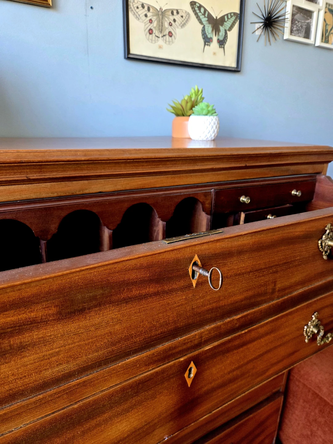 Antique Solid Wood Mahogany Butler Desk (Delivery Available) - photo 4