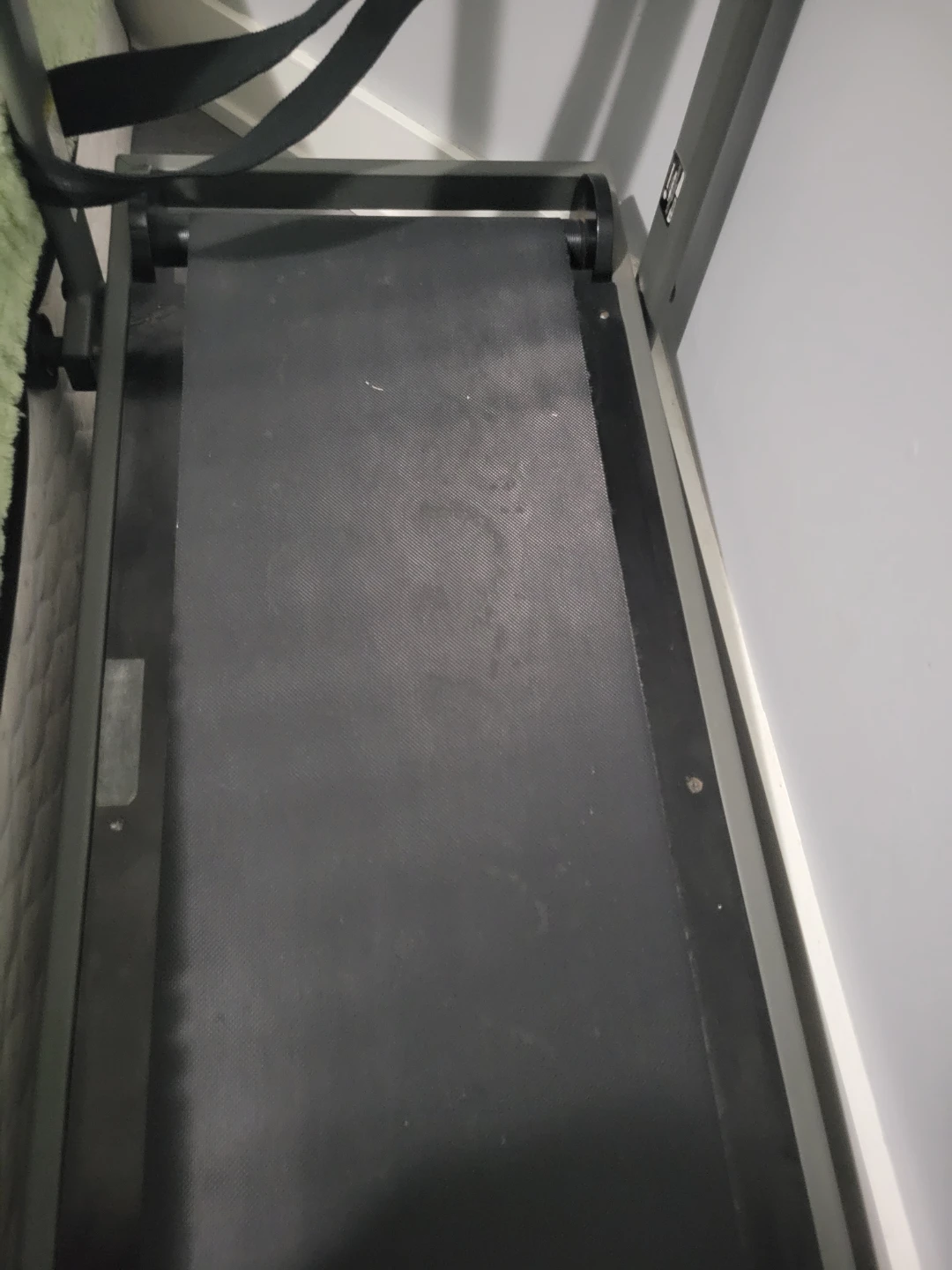 Manual Weslo Treadmill with Fitness Monitor - photo 3