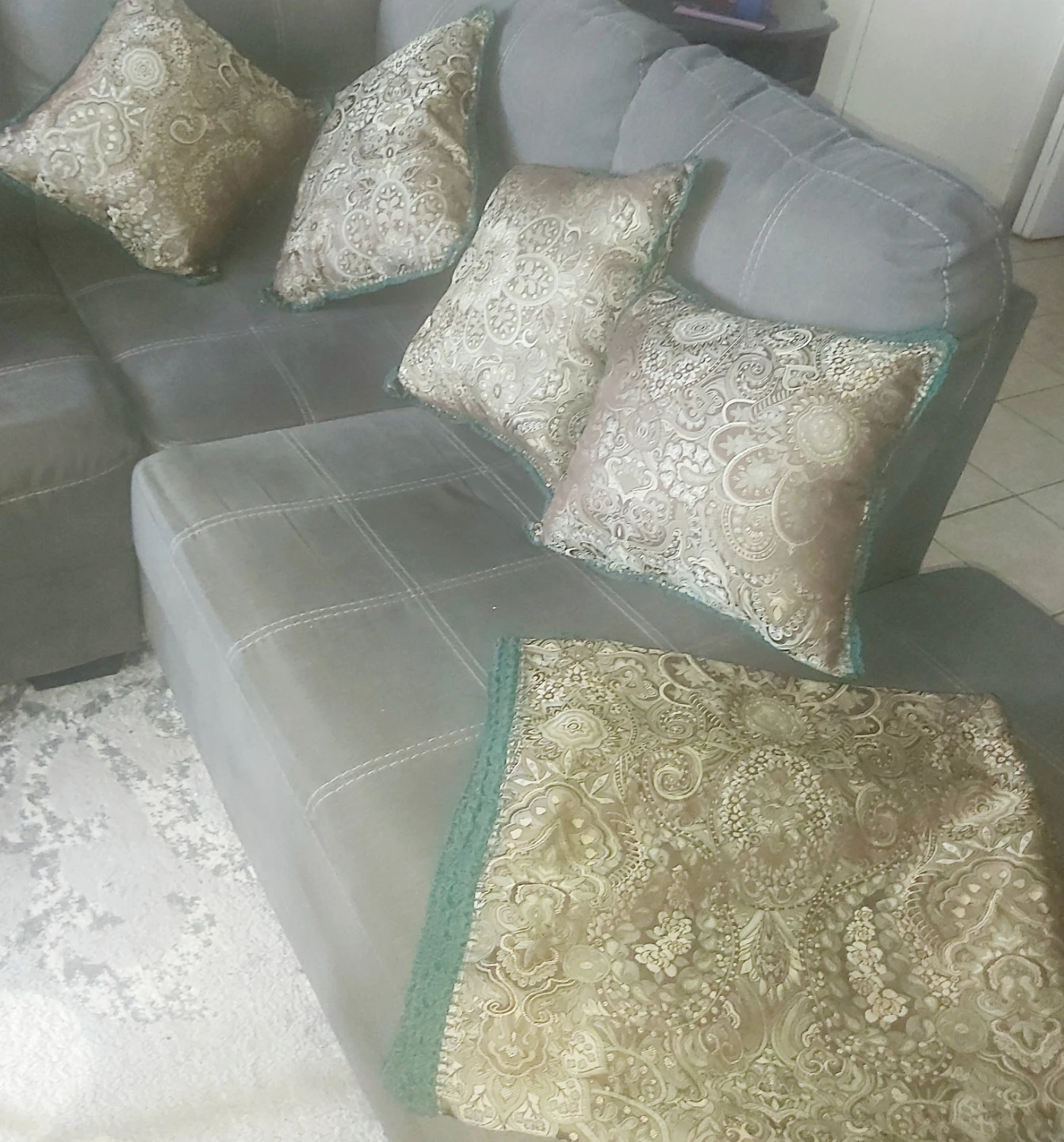 Waterproof Pillows   16x16 Inch Set of 4 Pillows  Outside