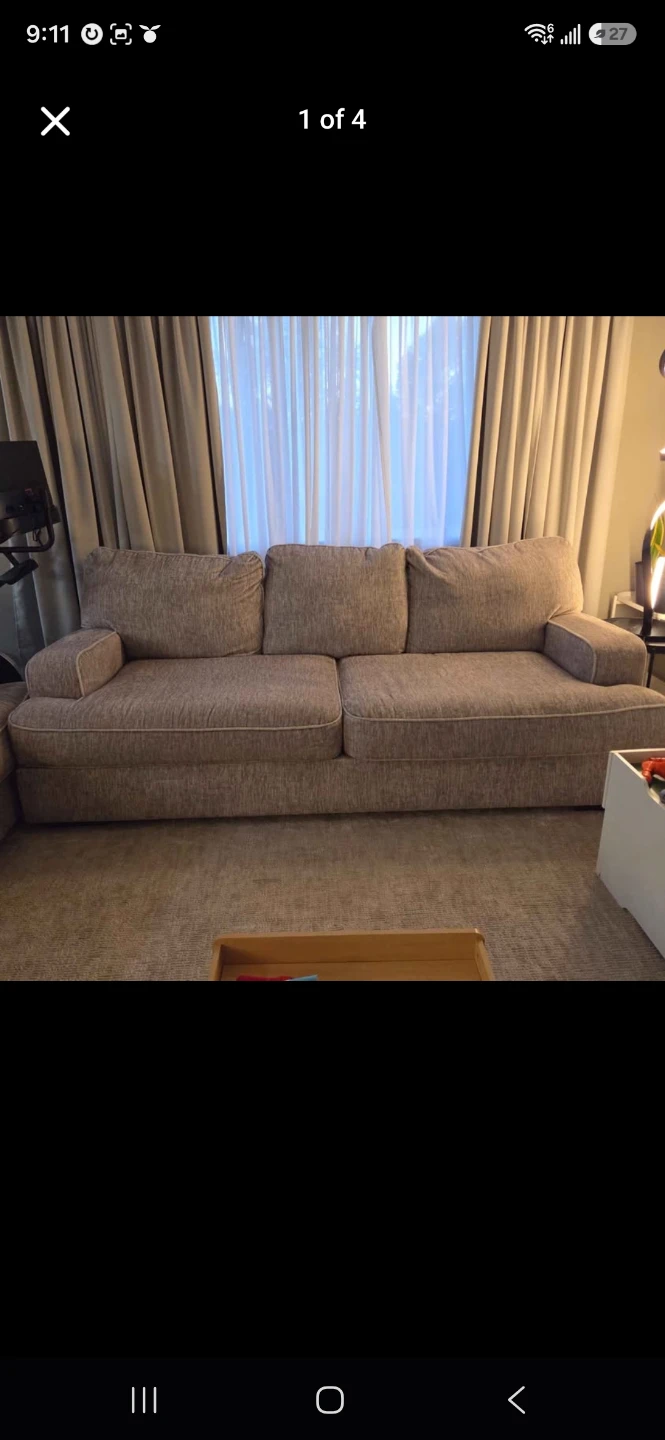 Plush Grey 3-Seater Sofa – Excellent Condition!