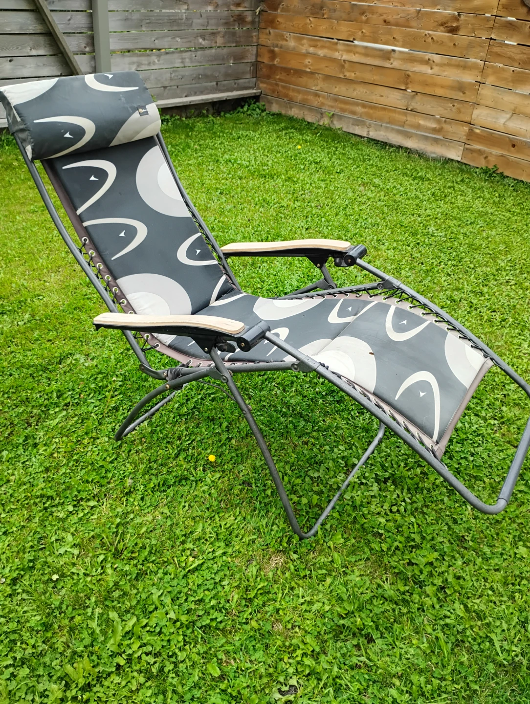 Zero Gravity Chair - Grey Camo Pattern