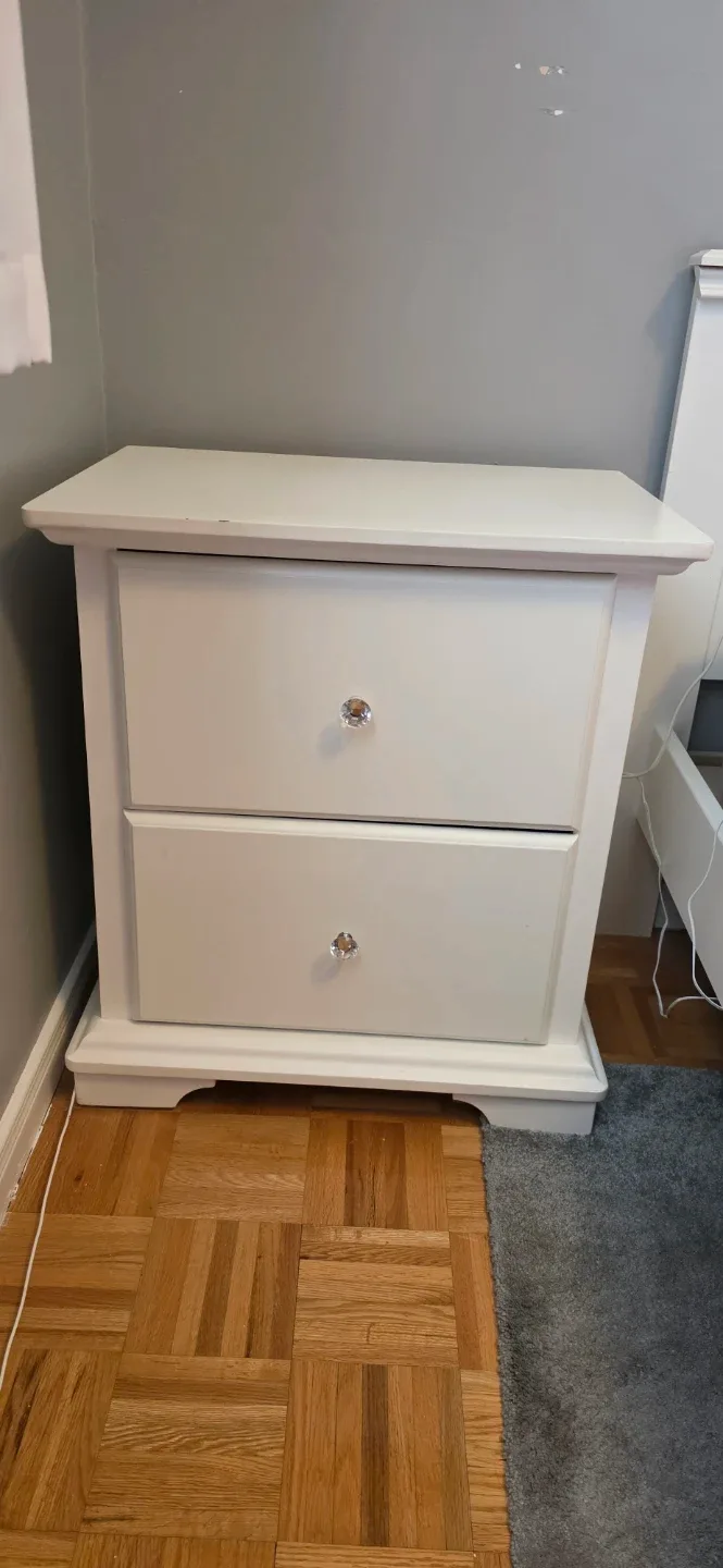 White 2-Drawer Nightstand