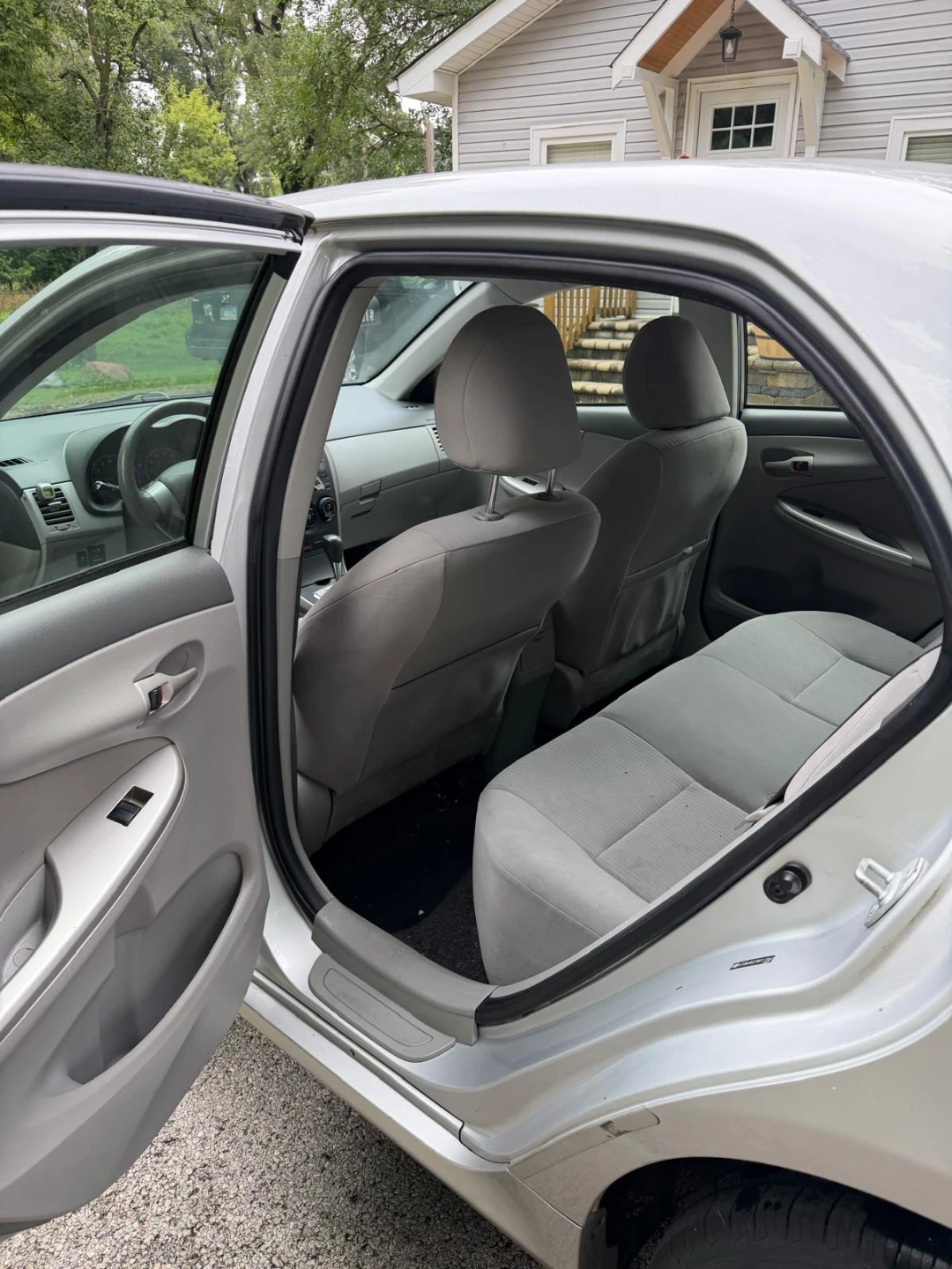 Silver Toyota Corolla Sedan - photo 2