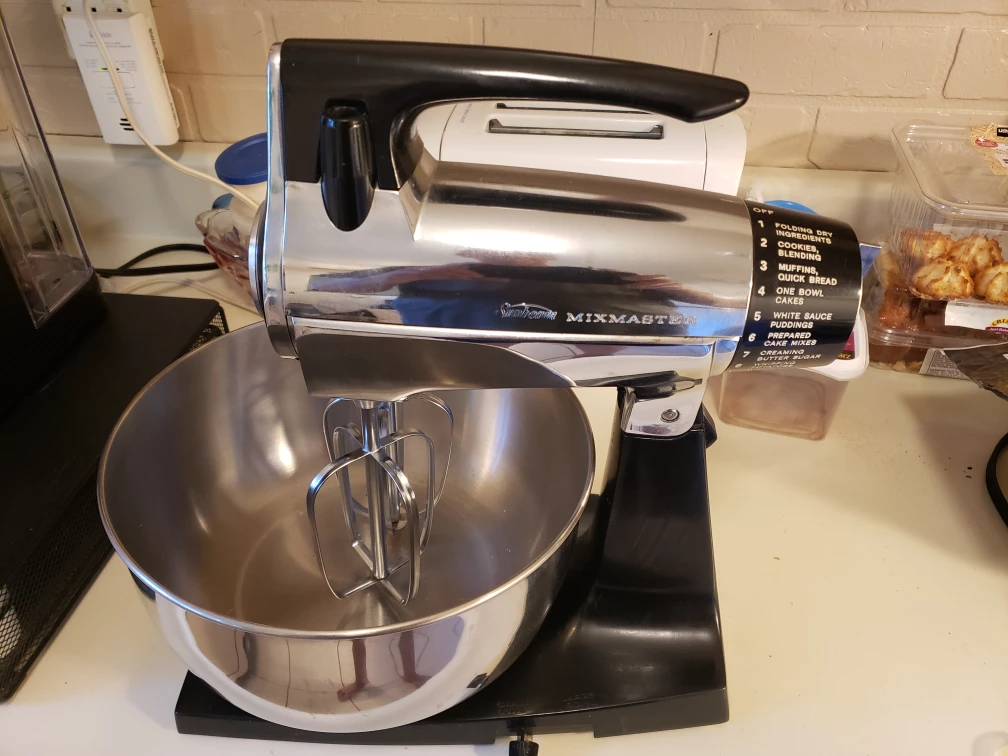 Sunbeam Mixmaster Stand Mixer - photo 3