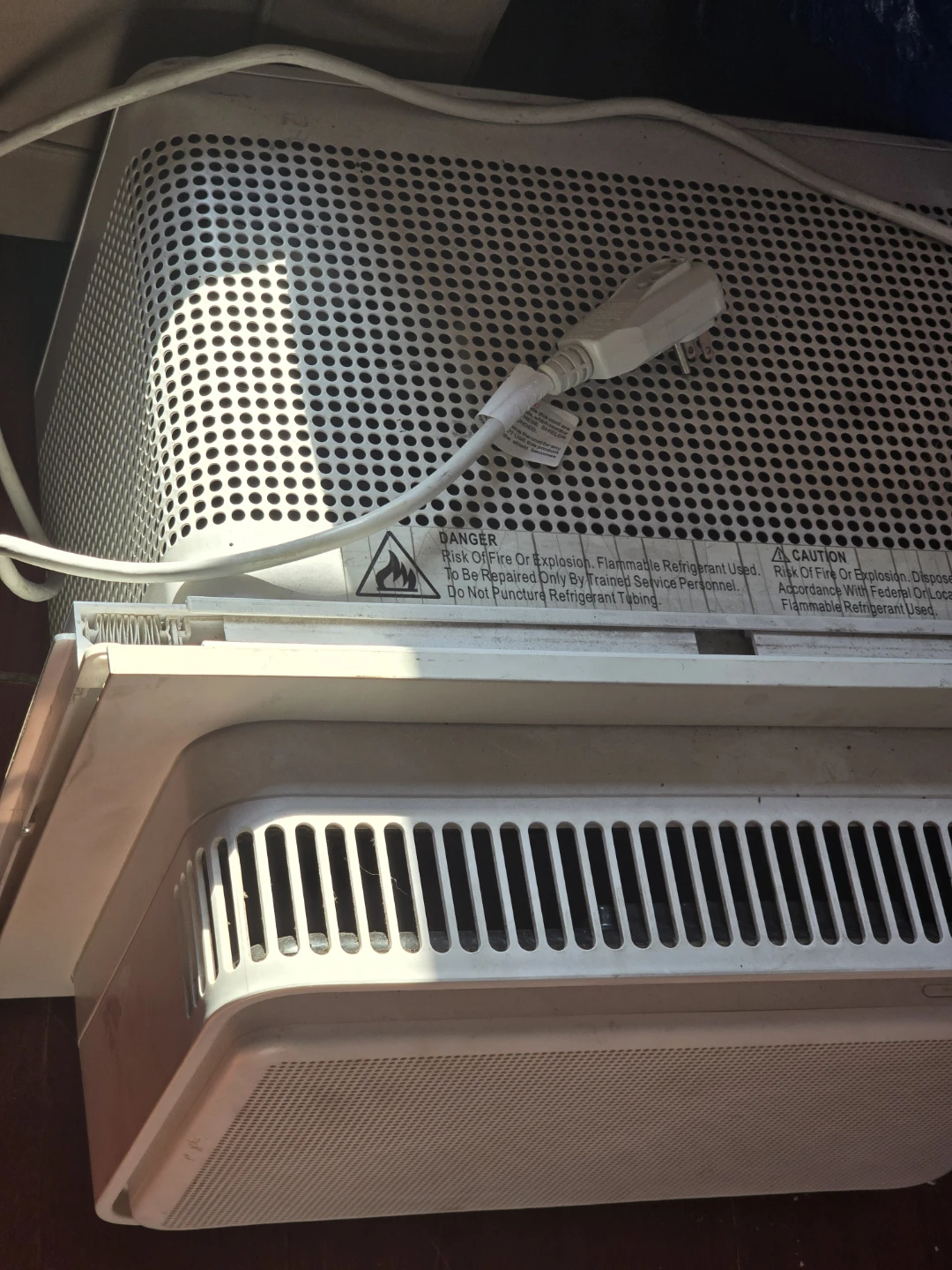 Windmill 6000 BTU WiFi Smart AC Smart AC Window Like New - photo 2