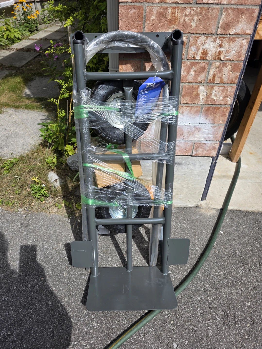 BNIP heavy duty convertible hand truck