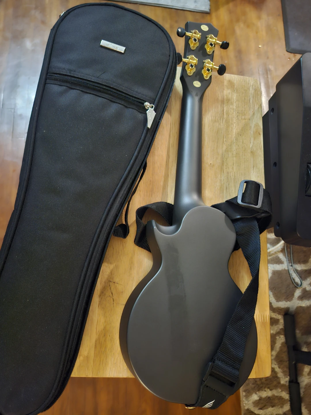 Enya Ukulele with Gig Bag - photo 4