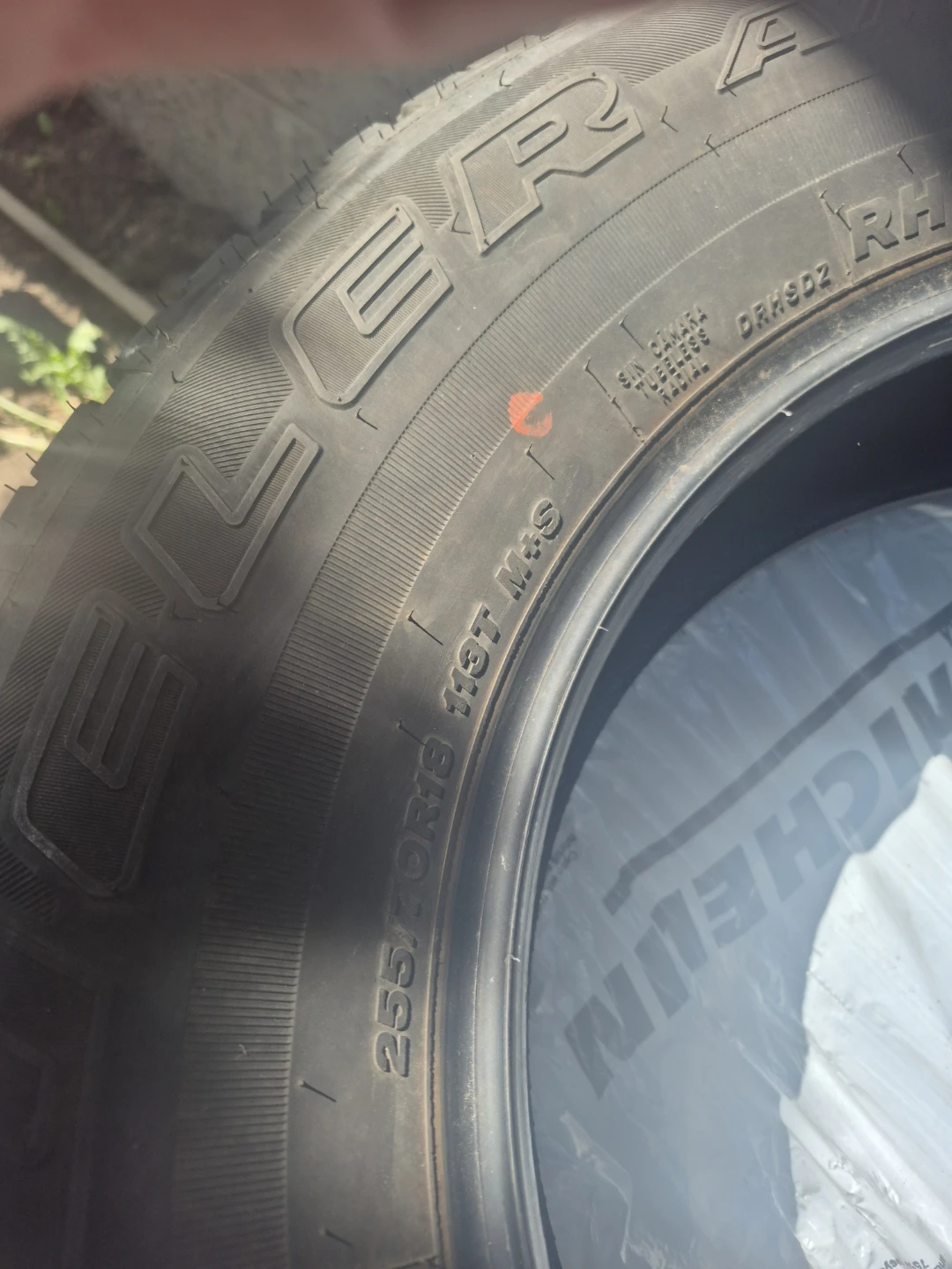 5 Bridgestone dueller at 255/70R18 113T M+S - photo 3