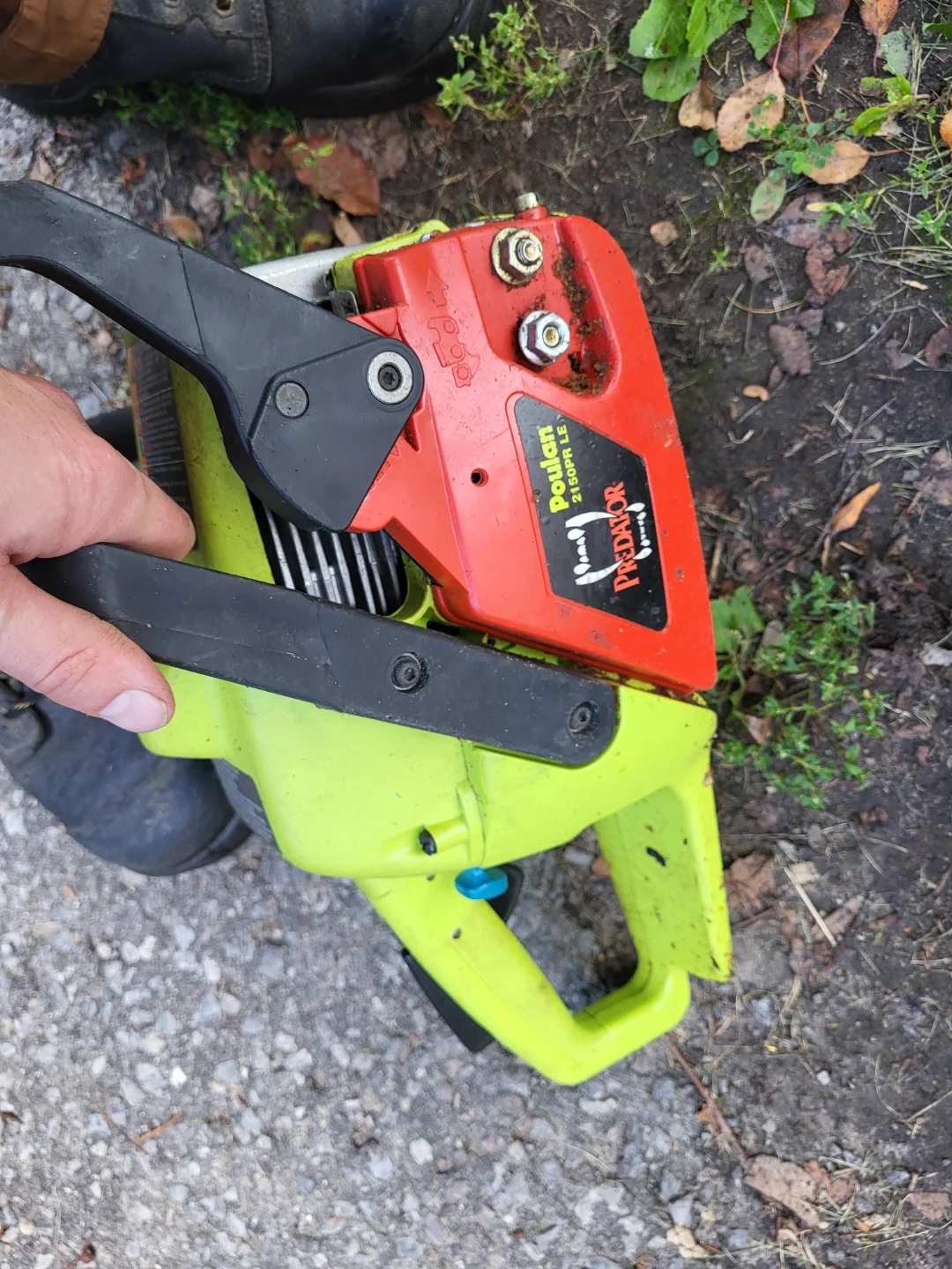 Poulan Predator Chainsaw and Case - photo 3