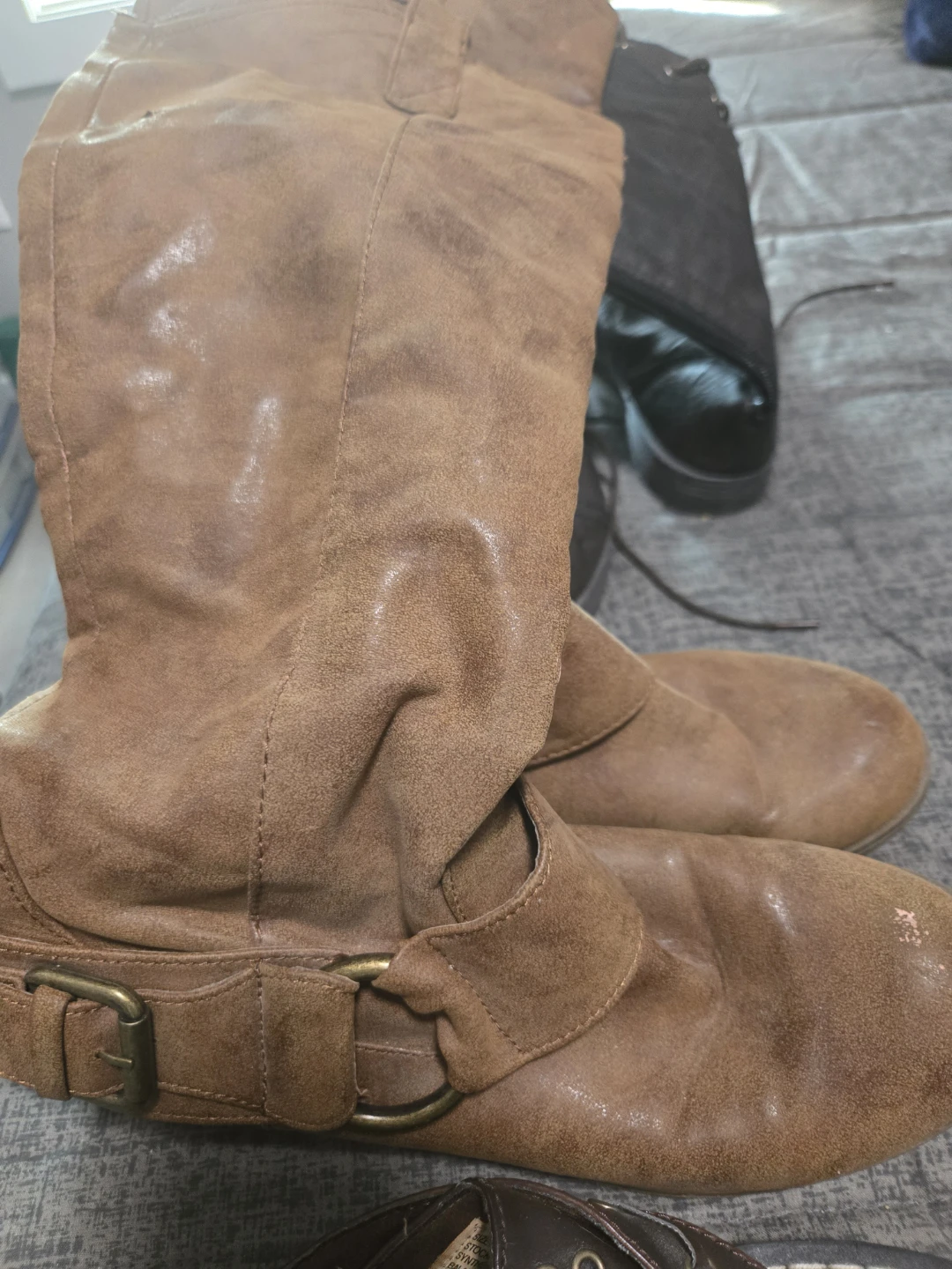 Brown Suede Boots and Flip Flops - photo 3