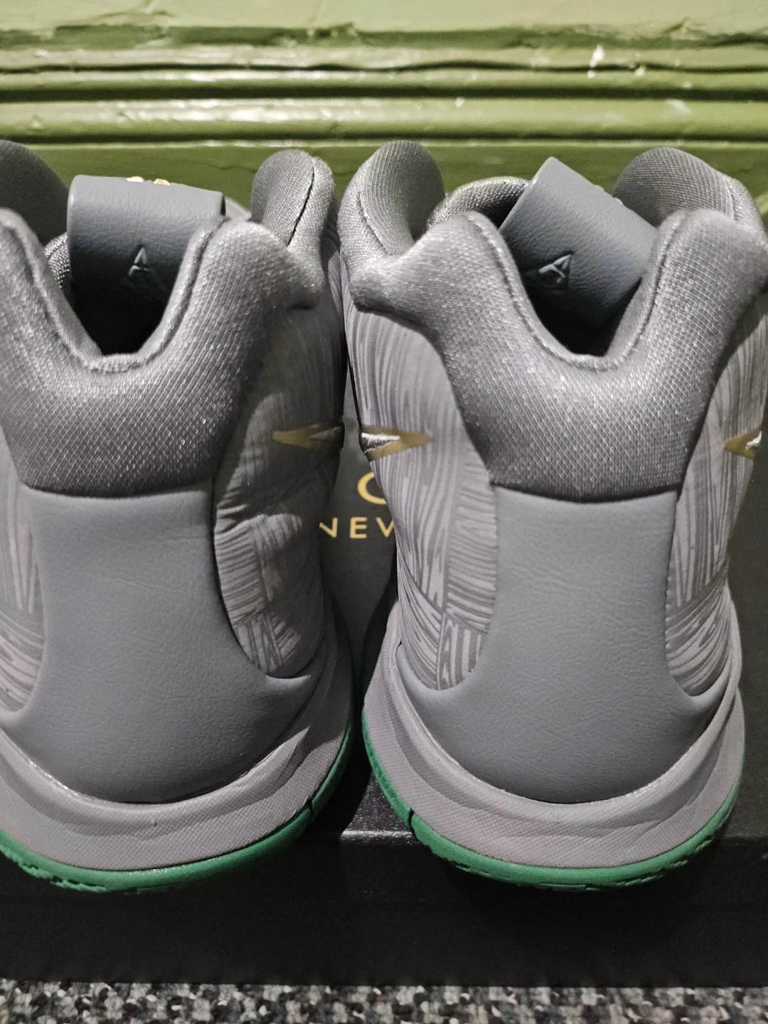Nike Kyrie 4 Men's Basketball Shoes - photo 2