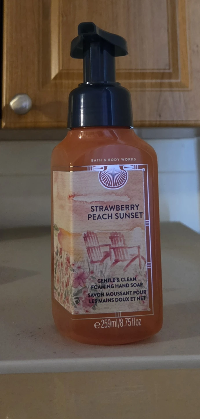 Bath & Body Works Strawberry Peach Sunset Foaming Hand Soap