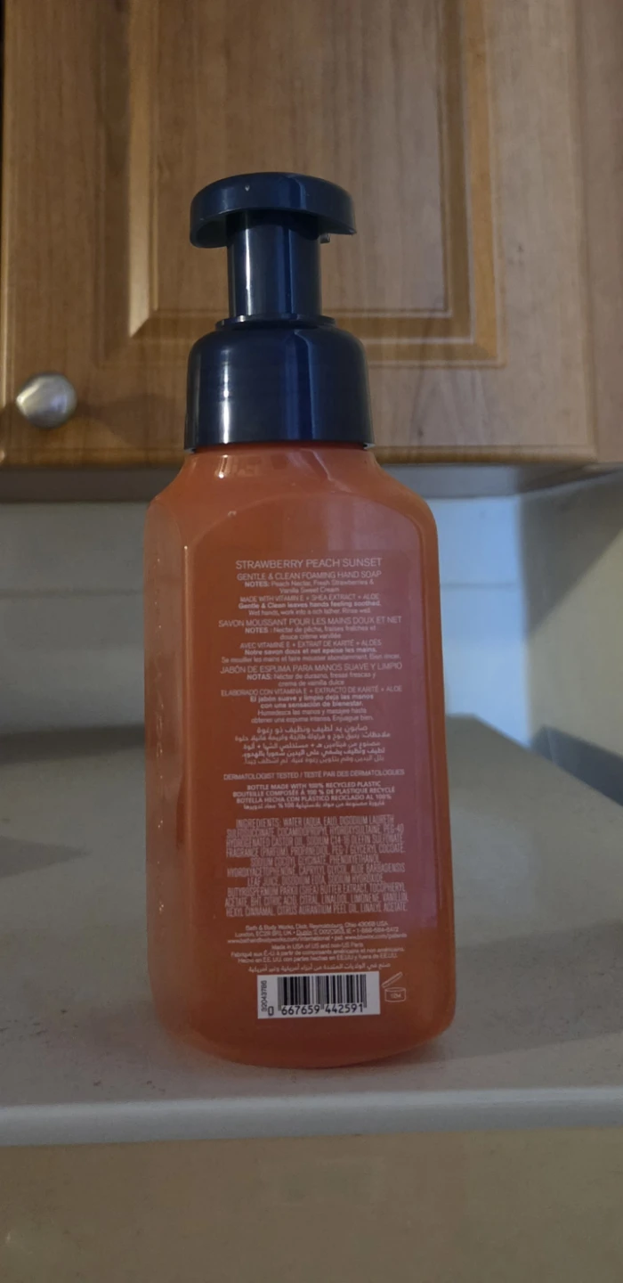 Bath & Body Works Strawberry Peach Sunset Foaming Hand Soap - photo 2