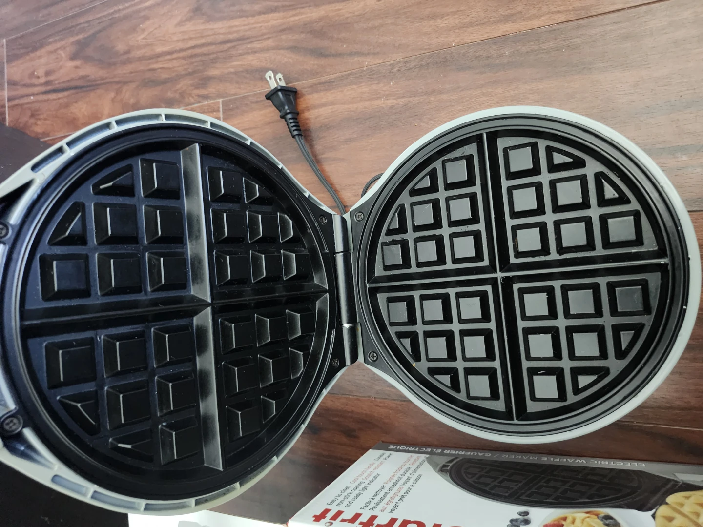 Starfrit Electric Waffle Maker - photo 5
