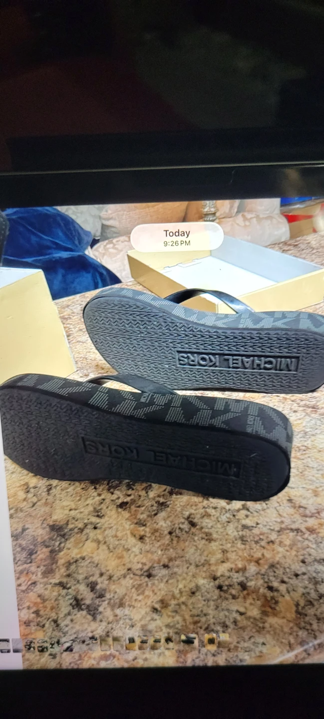 Michael Kors Black Monogram Flip Flops - photo 5