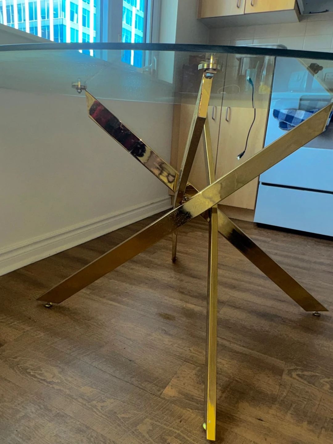 LIKE-NEW FURNITURE FOR SALE – Queen Bed Set + Glass Dining Table - photo 3