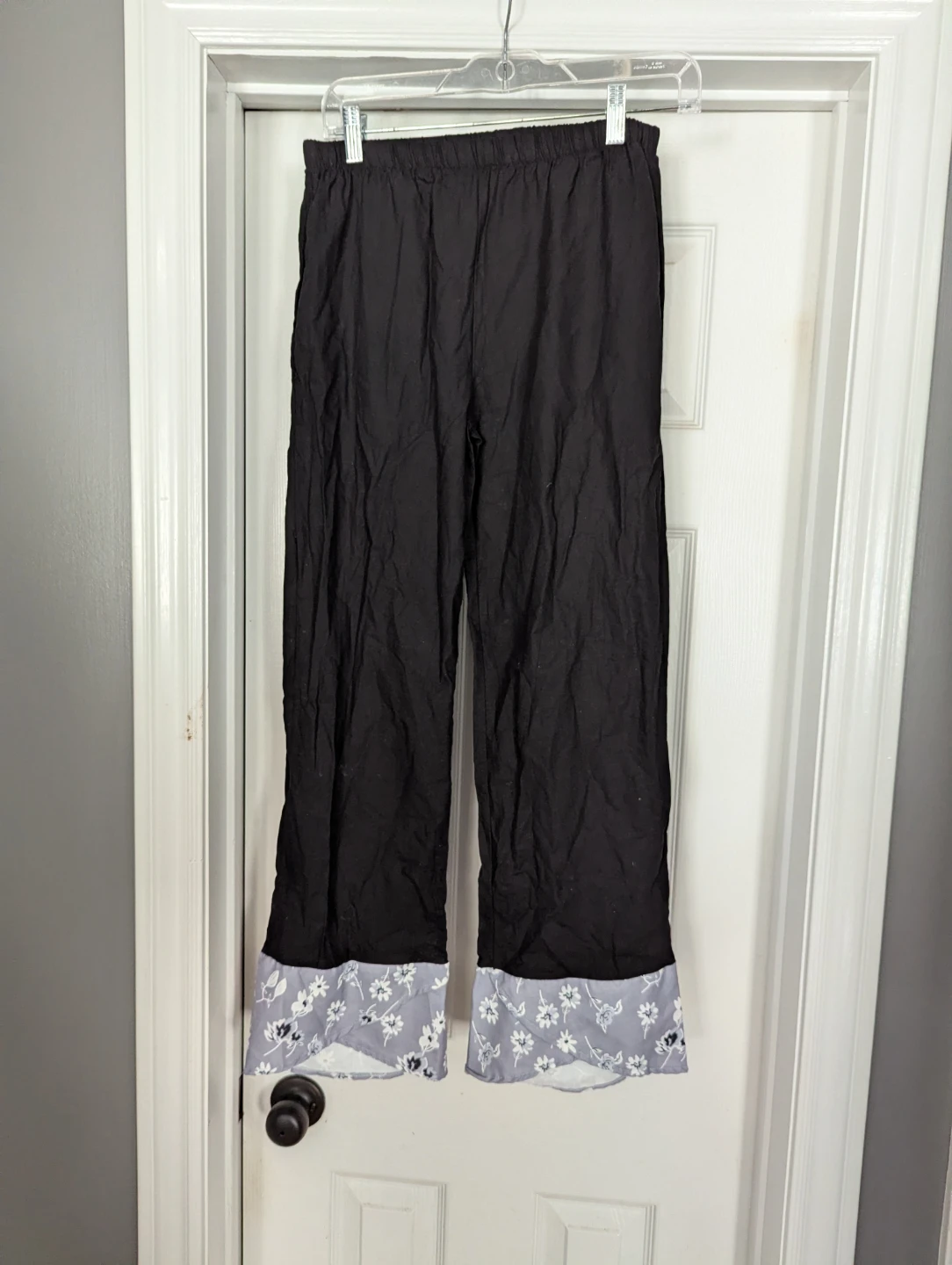 Black floral cuff pajama pants - photo 2