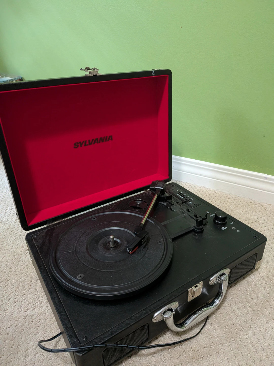 Sylvania Portable Record Player - photo 2