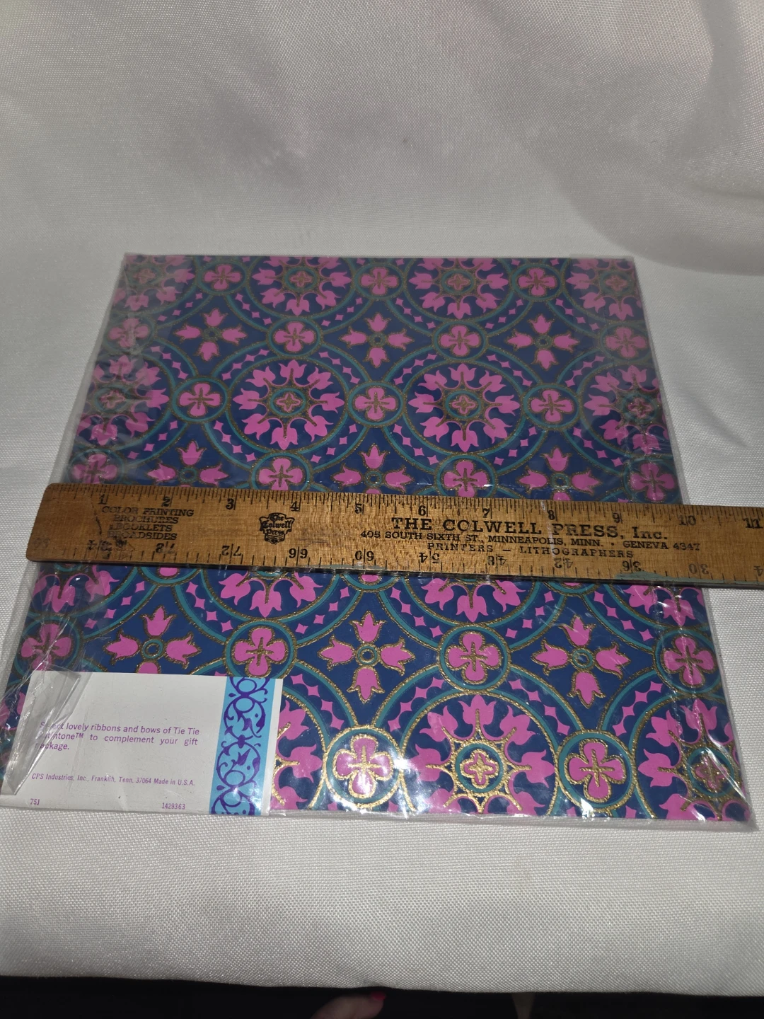 Tie Tie Wrapping Paper - 8.3 Sq Ft, 2 Sheets - photo 2
