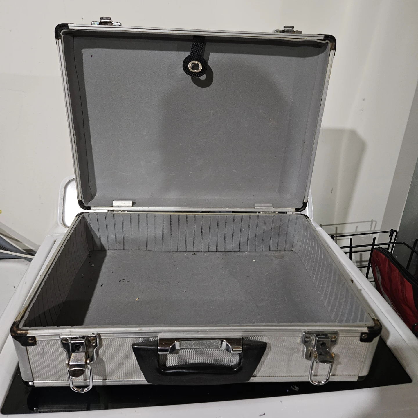 Silver Aluminium Carrying Case Briefcase - photo 3