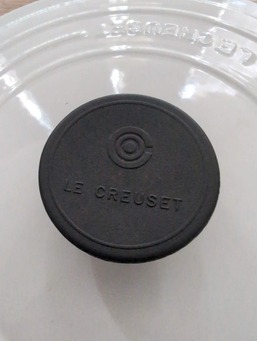 Le Creuset White Dutch Oven - photo 2