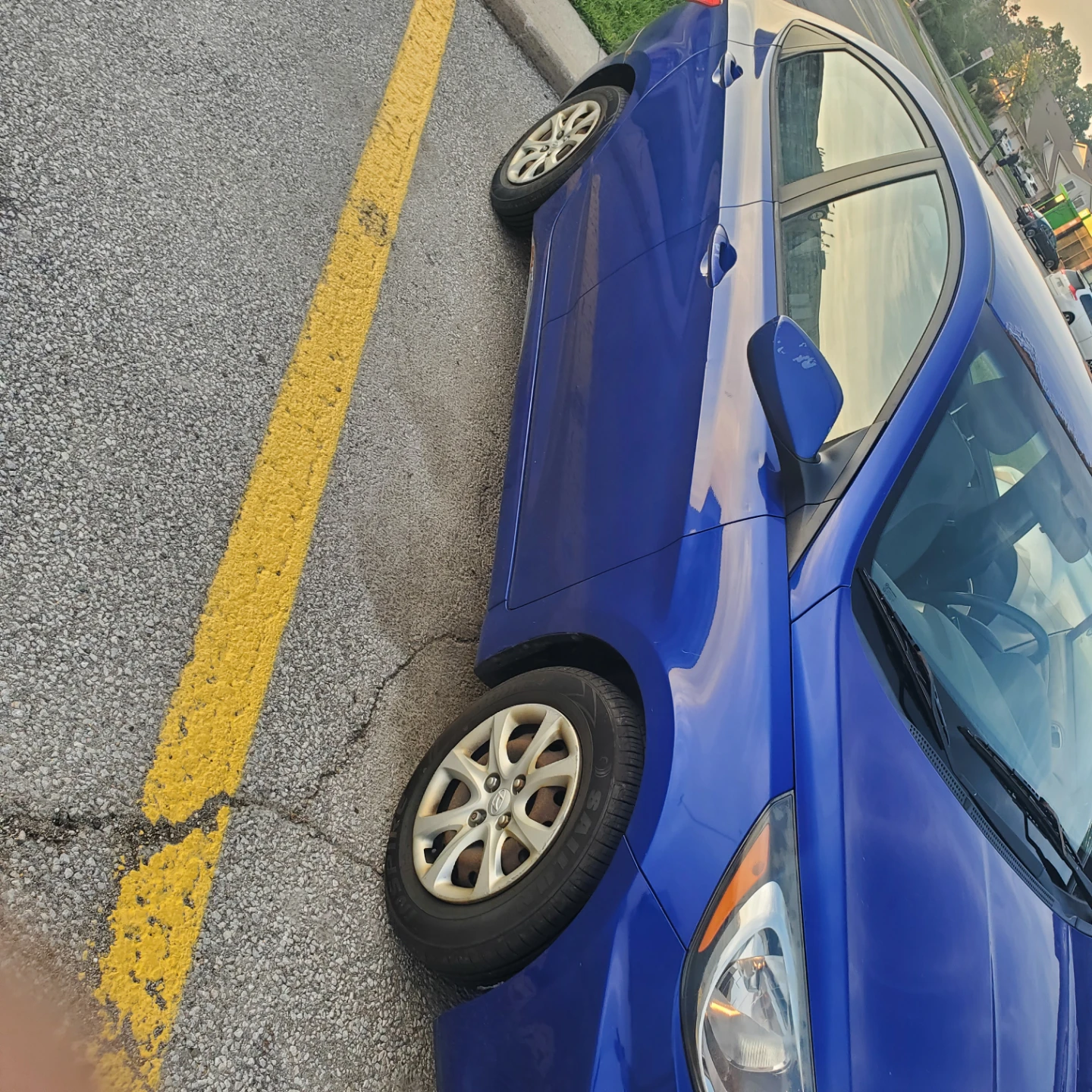 Blue Hyundai Accent - photo 2