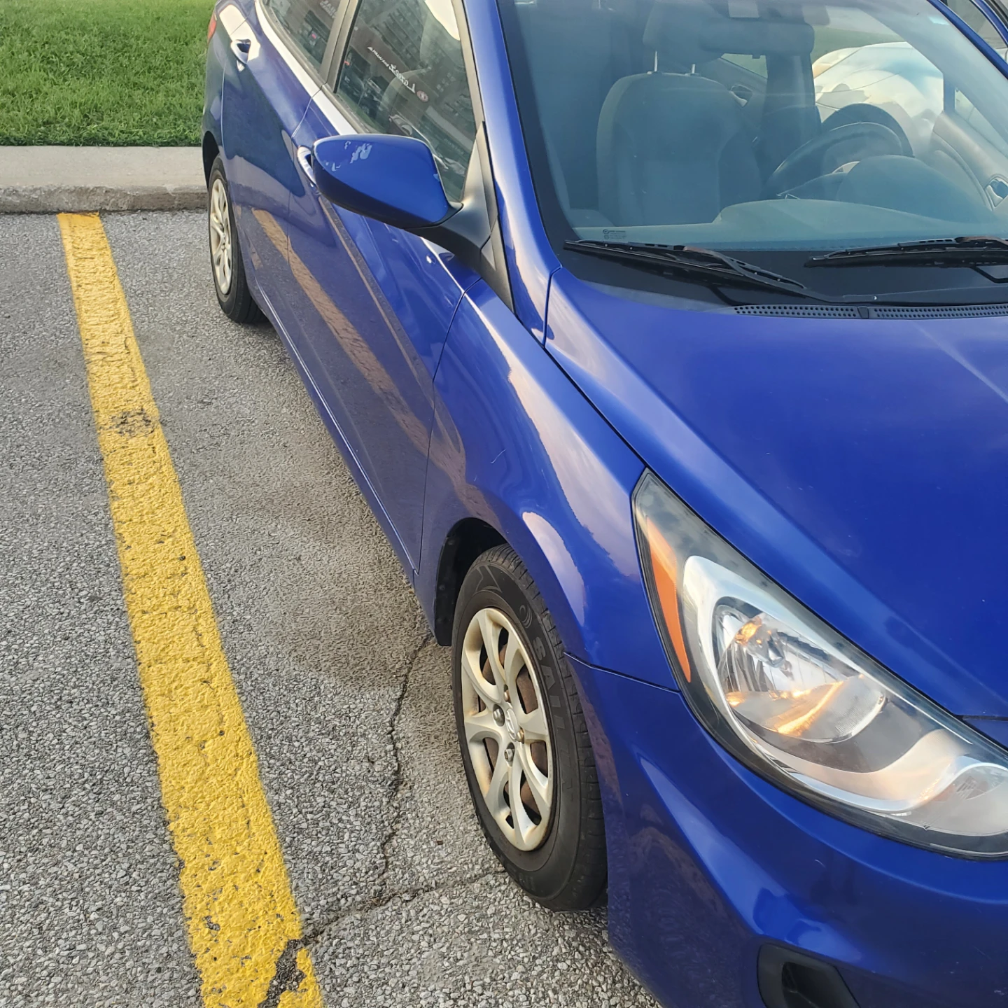 Blue Hyundai Accent - photo 3