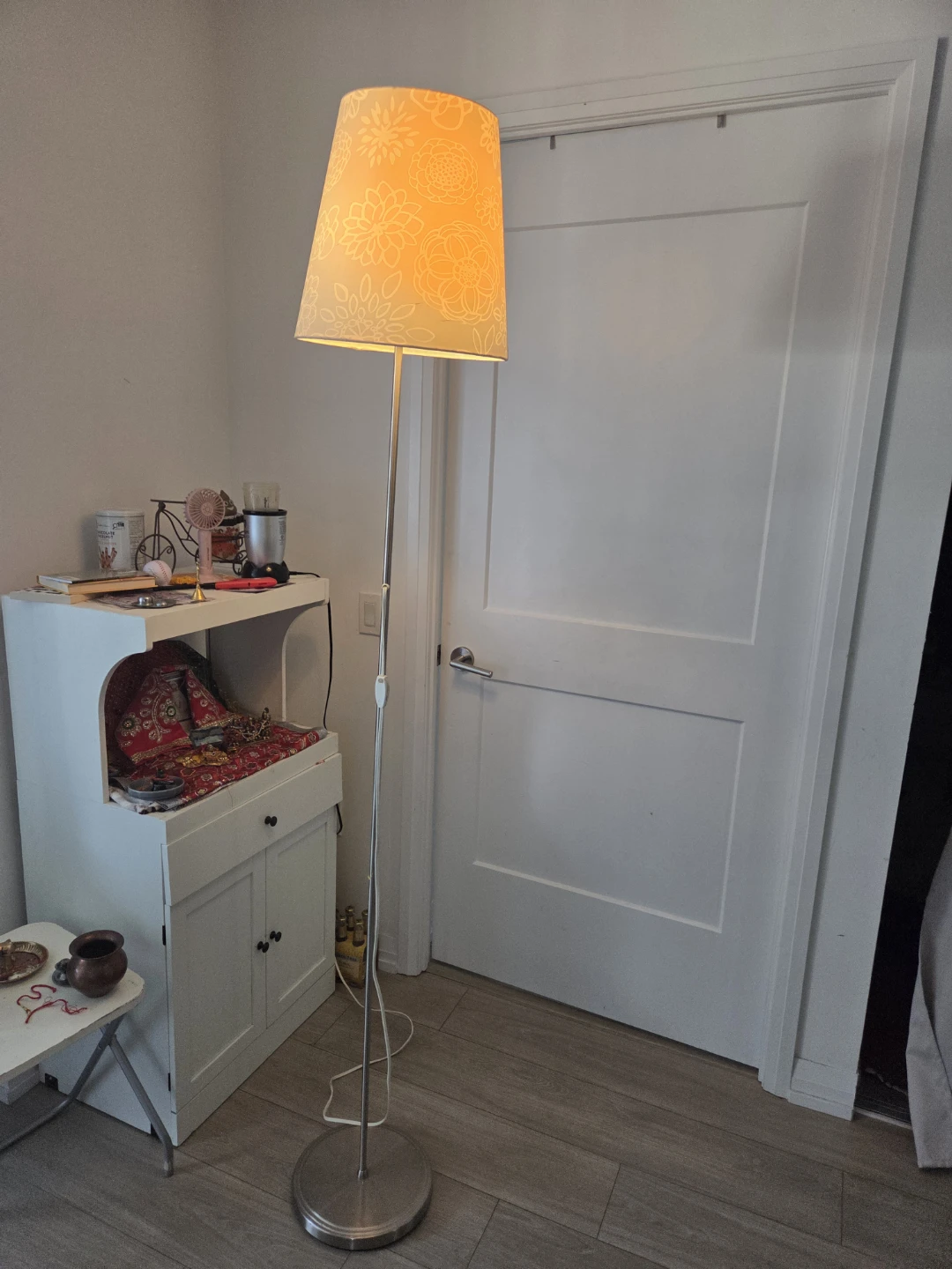 Floor Lamp with Floral Shade - photo 3