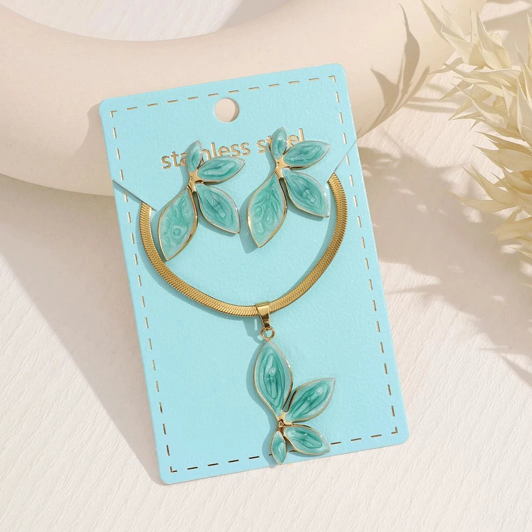 Leaf Design Necklace and Earrings Set