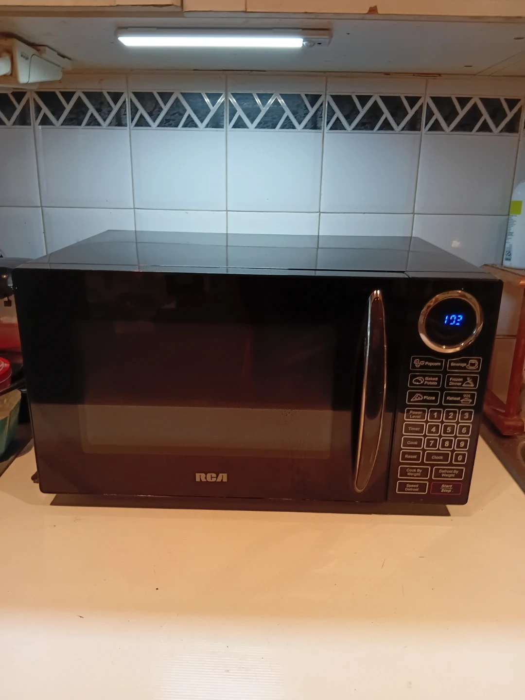 RCA Compact Countertop Black Microwave READ DESCRIPTION ON SIZE