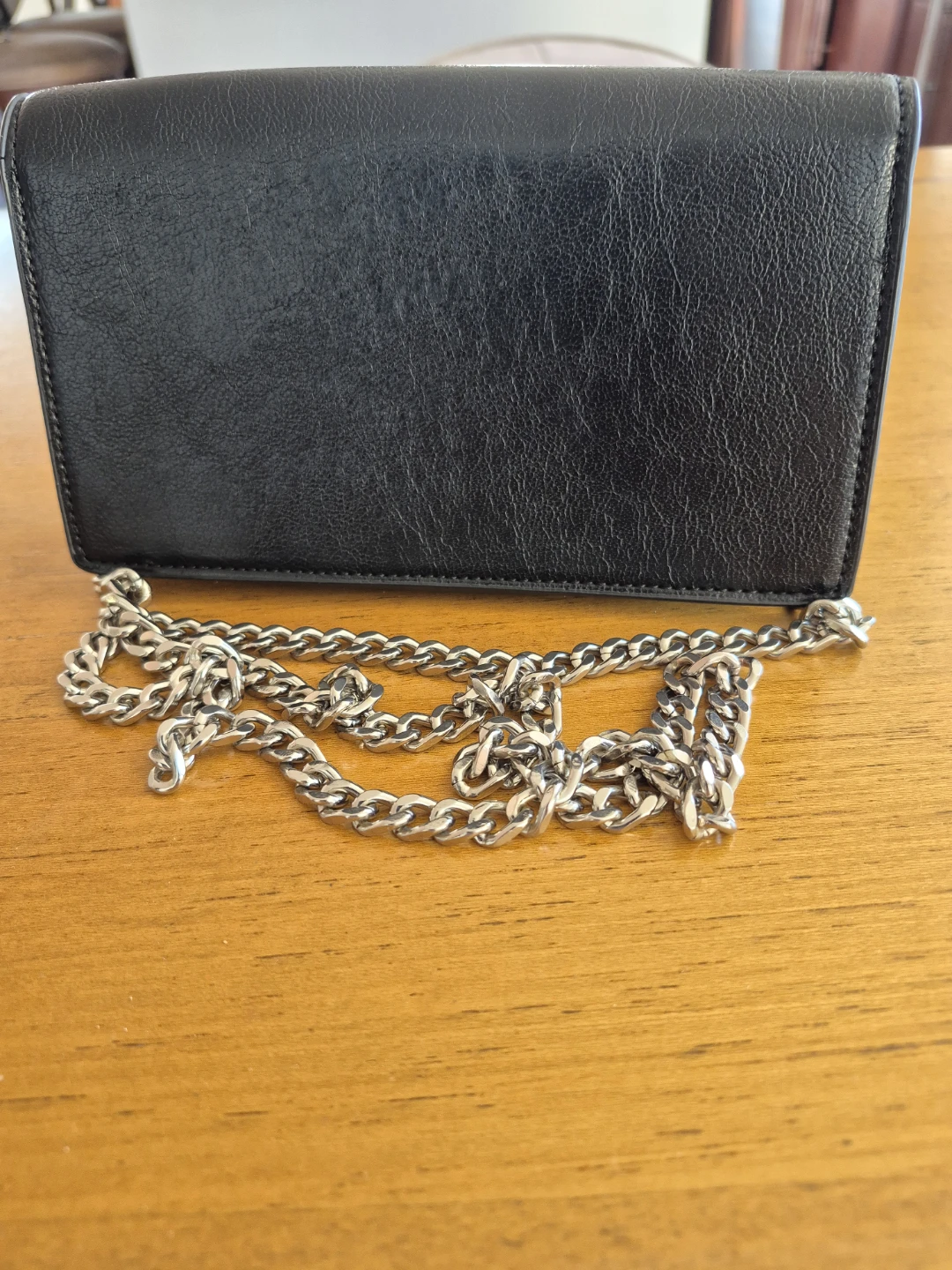 Black clutch with chain strap - photo 3