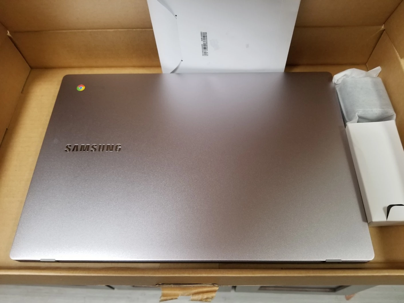 NEW Samsung Chromebook 4 15.6 inch 64GB Platinum Titan - photo 2