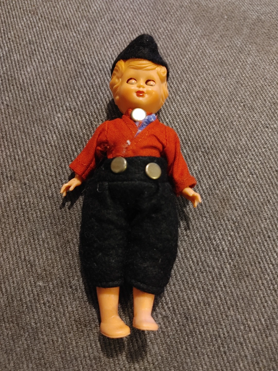 Vintage Doll in Dutch Traditional Clothing