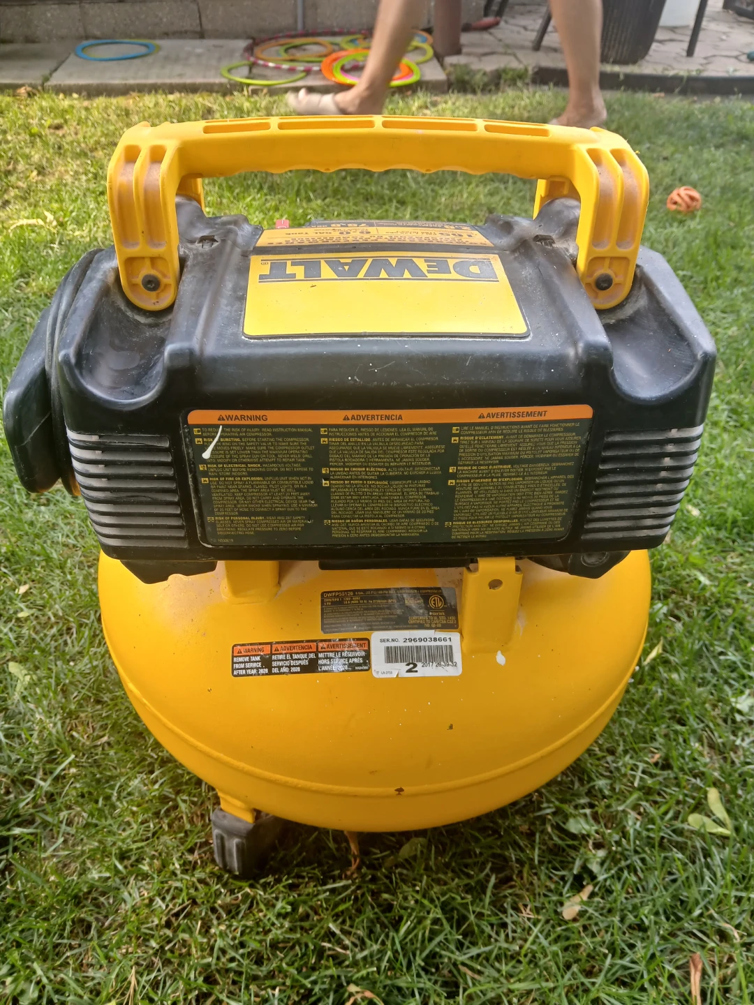 DEWALT 6.0 Gallon Air Compressor - photo 3