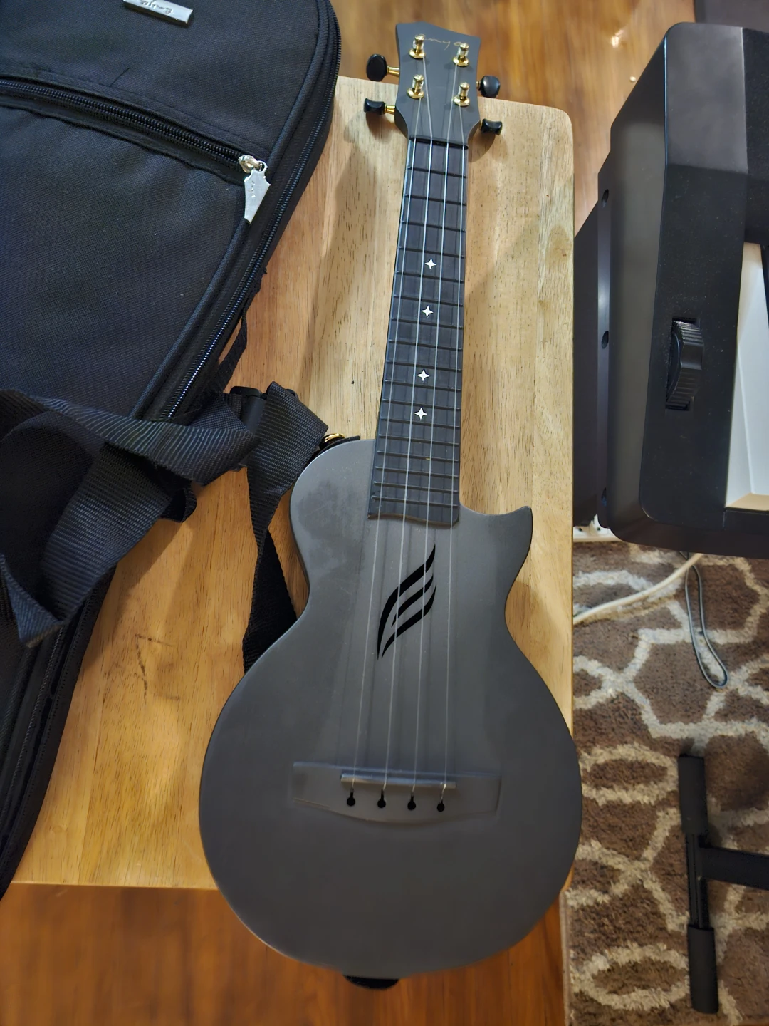 Enya Ukulele with Gig Bag - photo 2