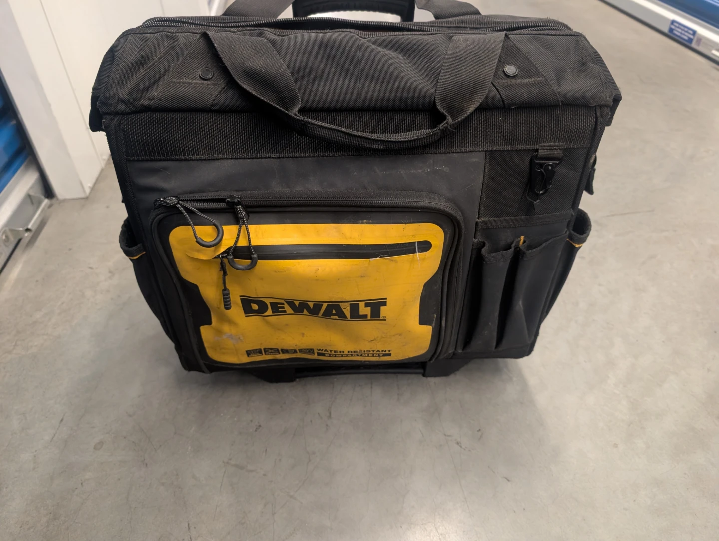 DeWalt Rolling Tool Bag