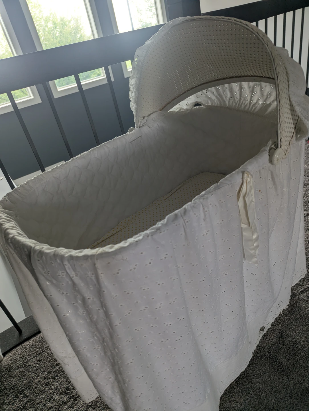 White Moses Basket Bassinet