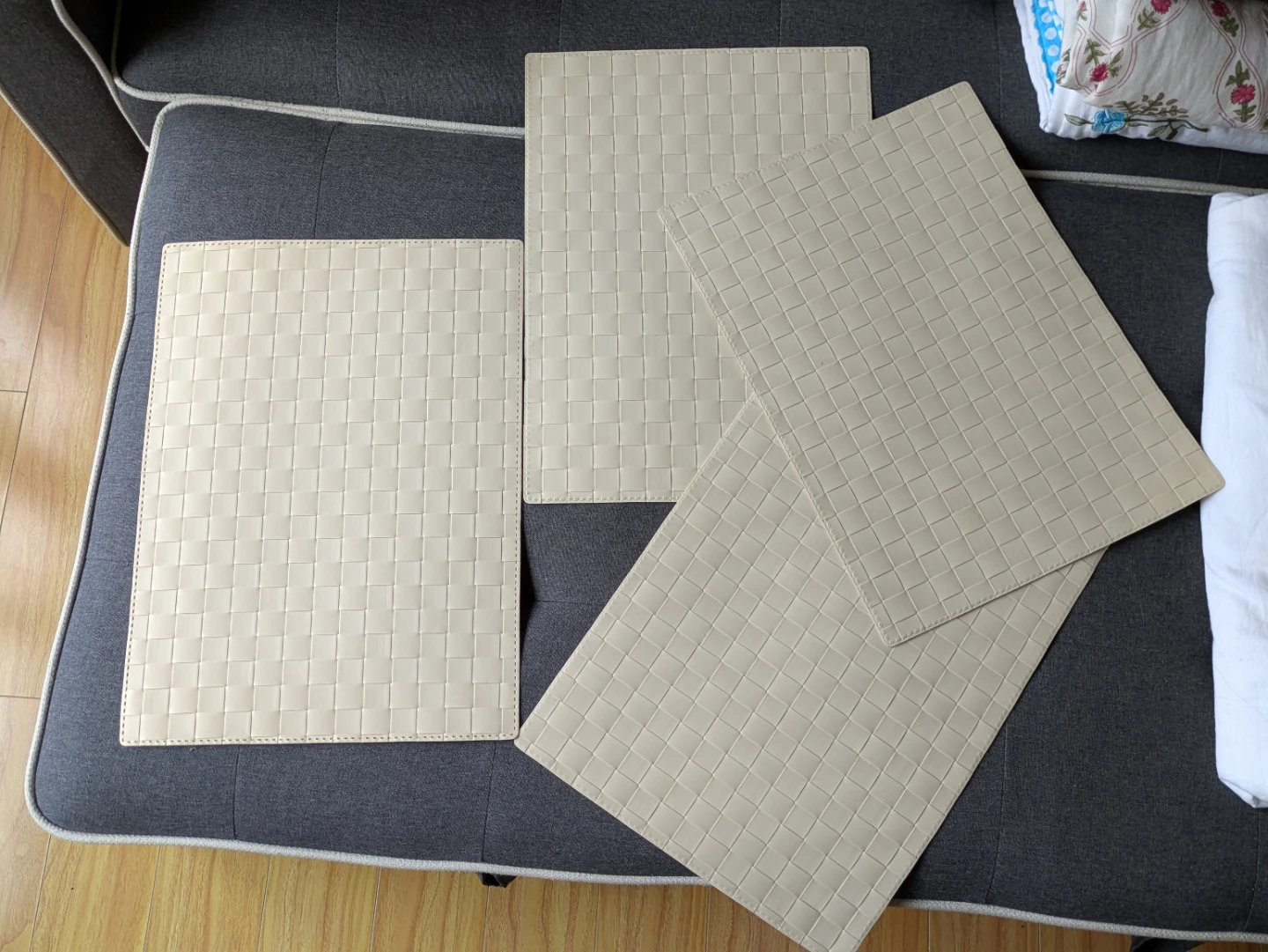 Set of 4 beige placemats