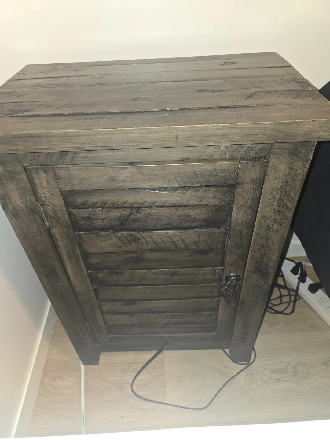 GORGEOUS RECLAIMED WOOD STORAGE END TABLE from URBAN BARN - photo 2