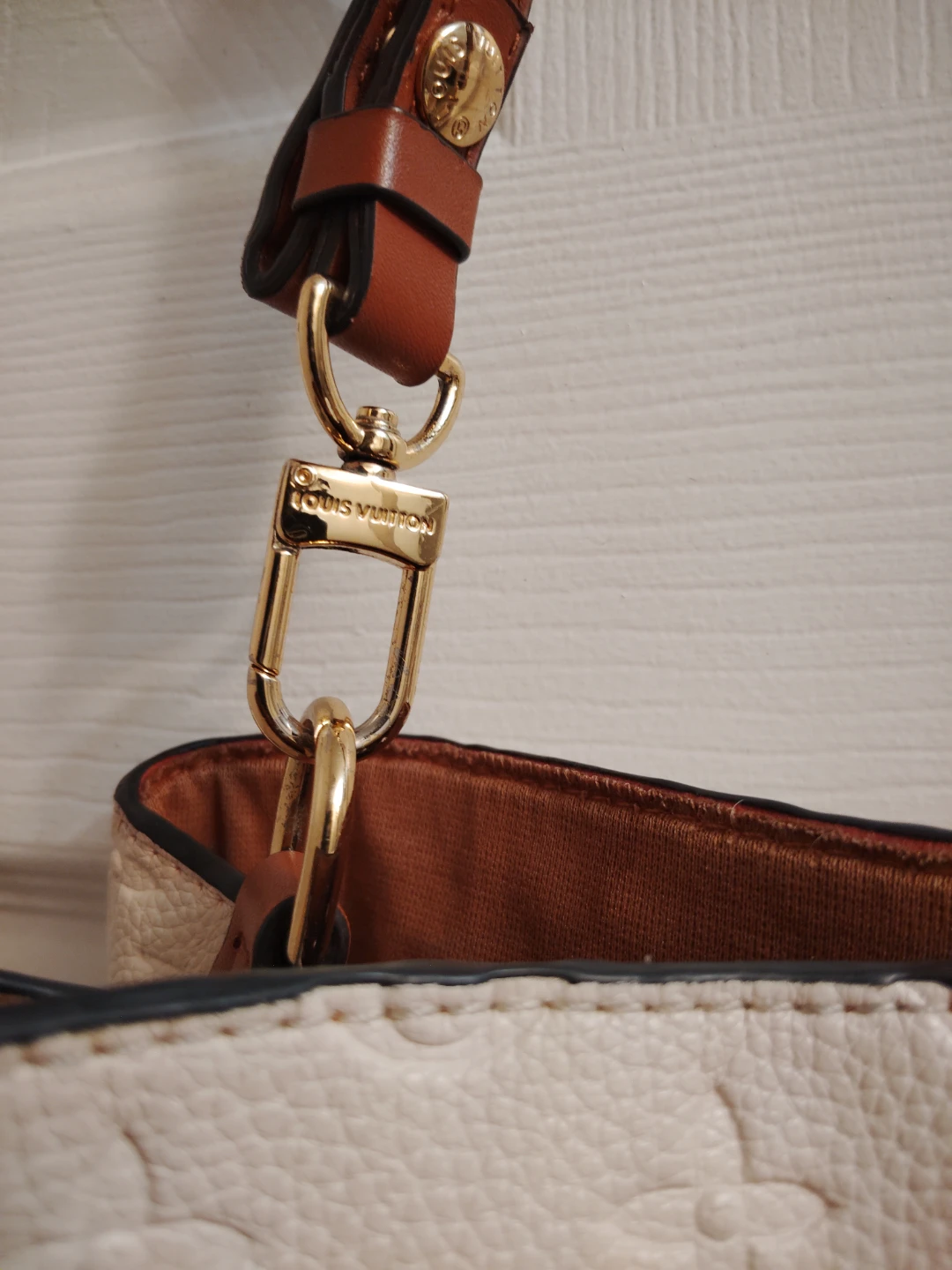 Louis Vuitton Monogram Empreinte Bucket Bag (Cream / Off-White) - photo 4
