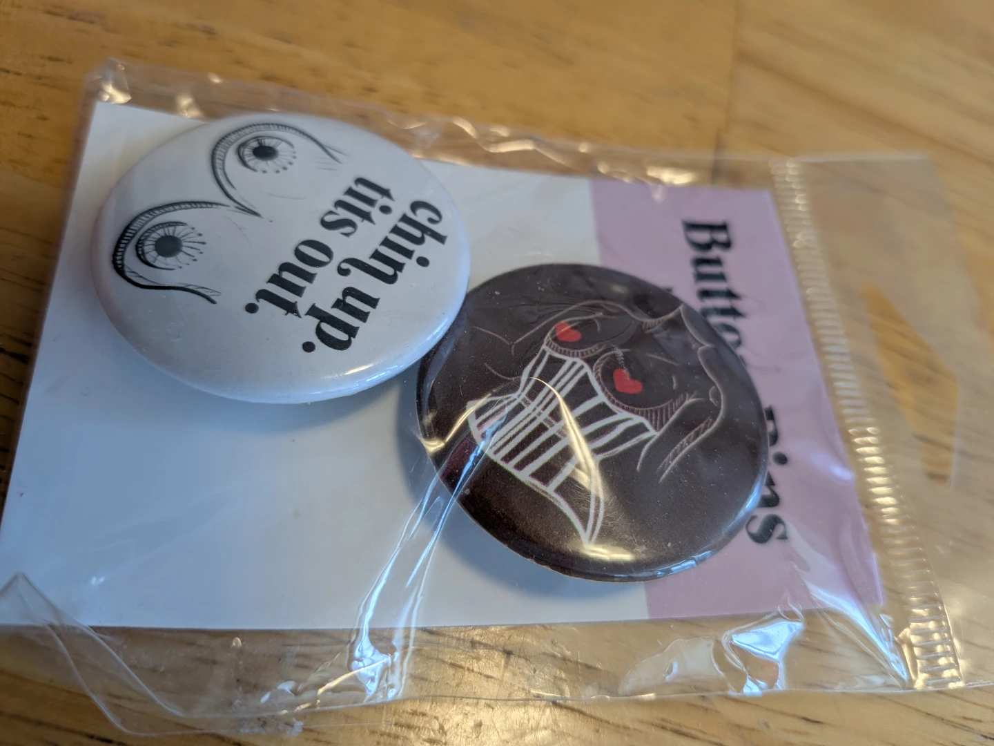 Pins/buttons
