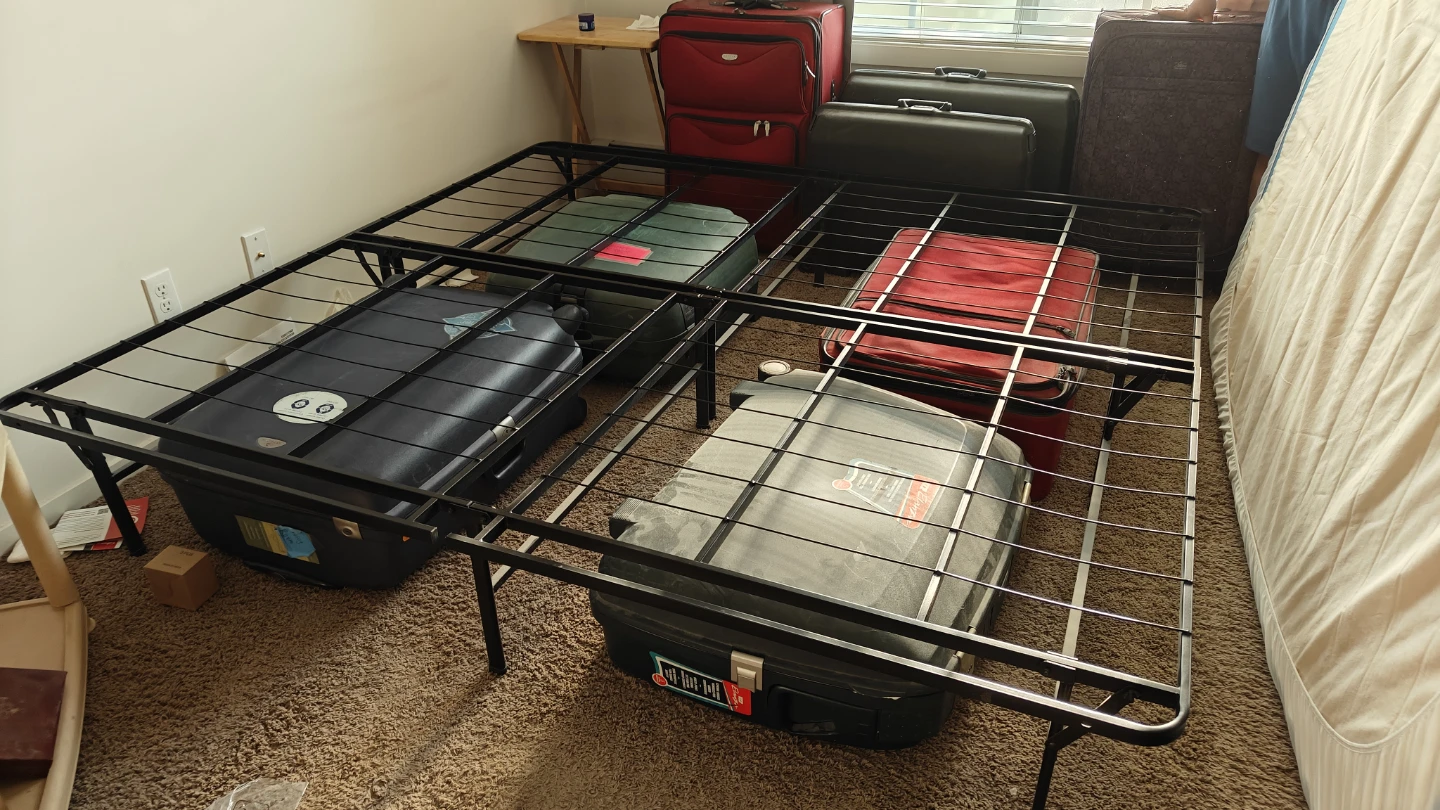 King Size Metal Bed Frame - photo 2