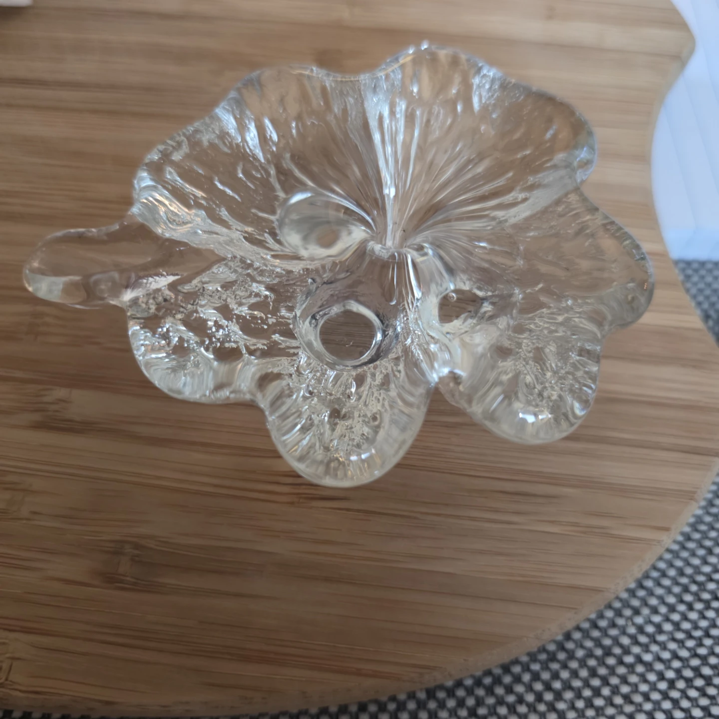 Clear Glass Leaf Shaped Paperweight/Figurine - photo 4
