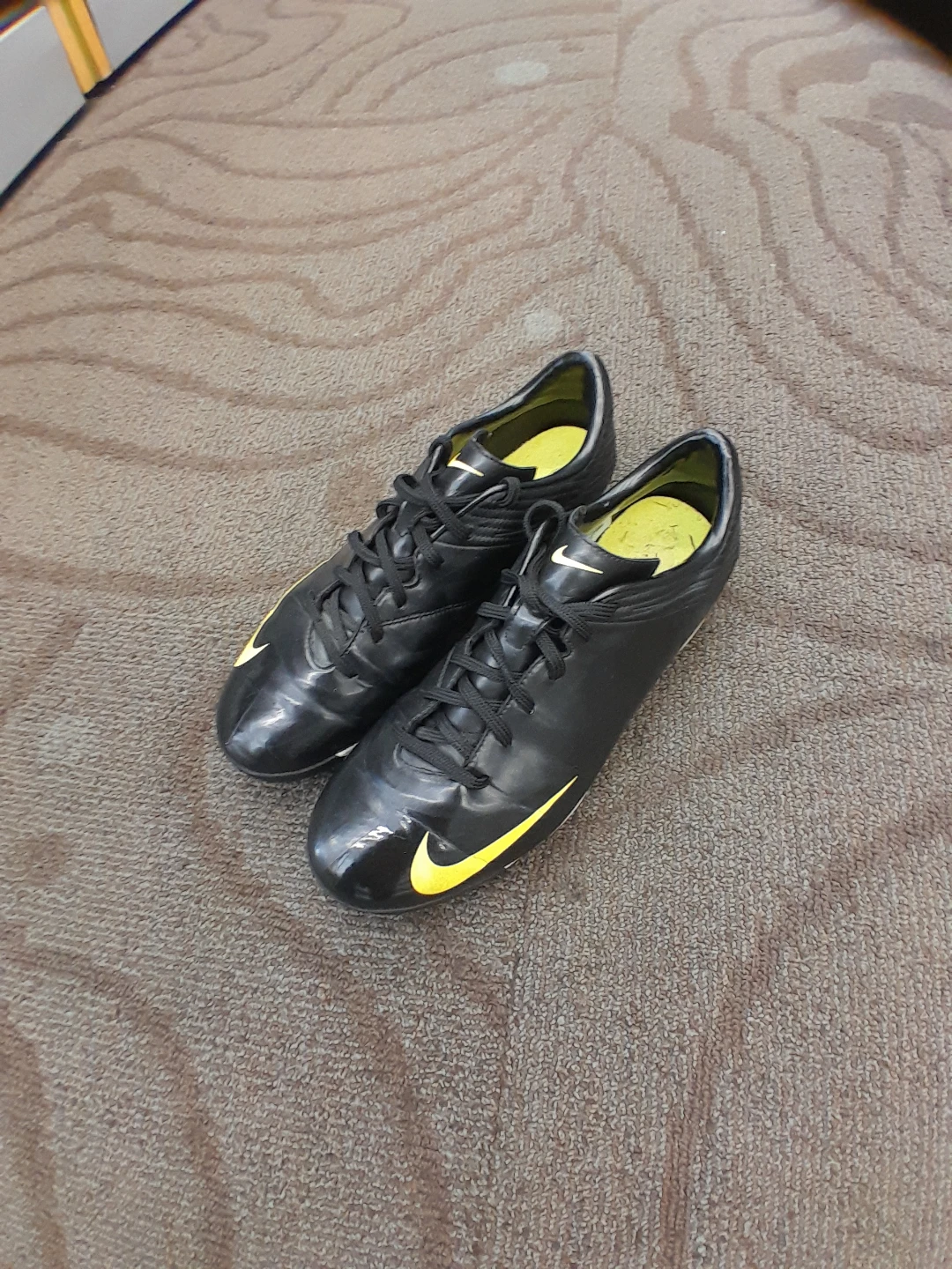 Nike Soccer Cleats Men's Size 9