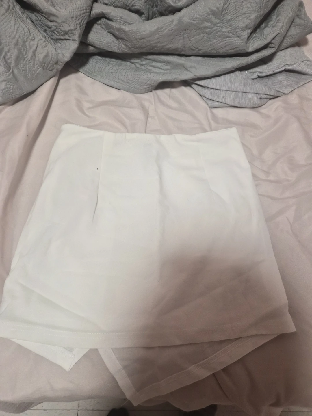 Women's clothing - photo 2