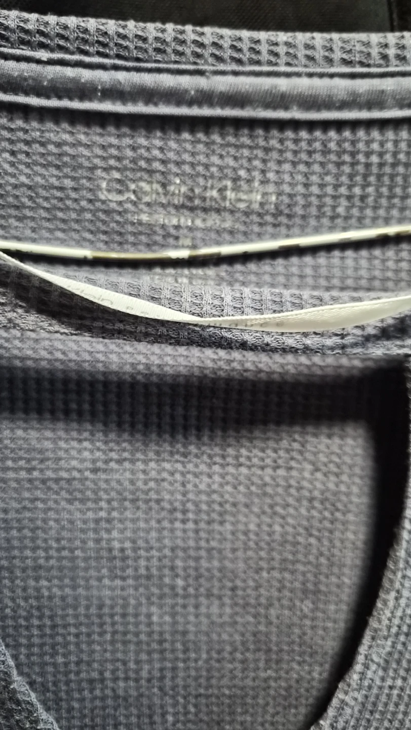 9 medium size bundled clothes - photo 5
