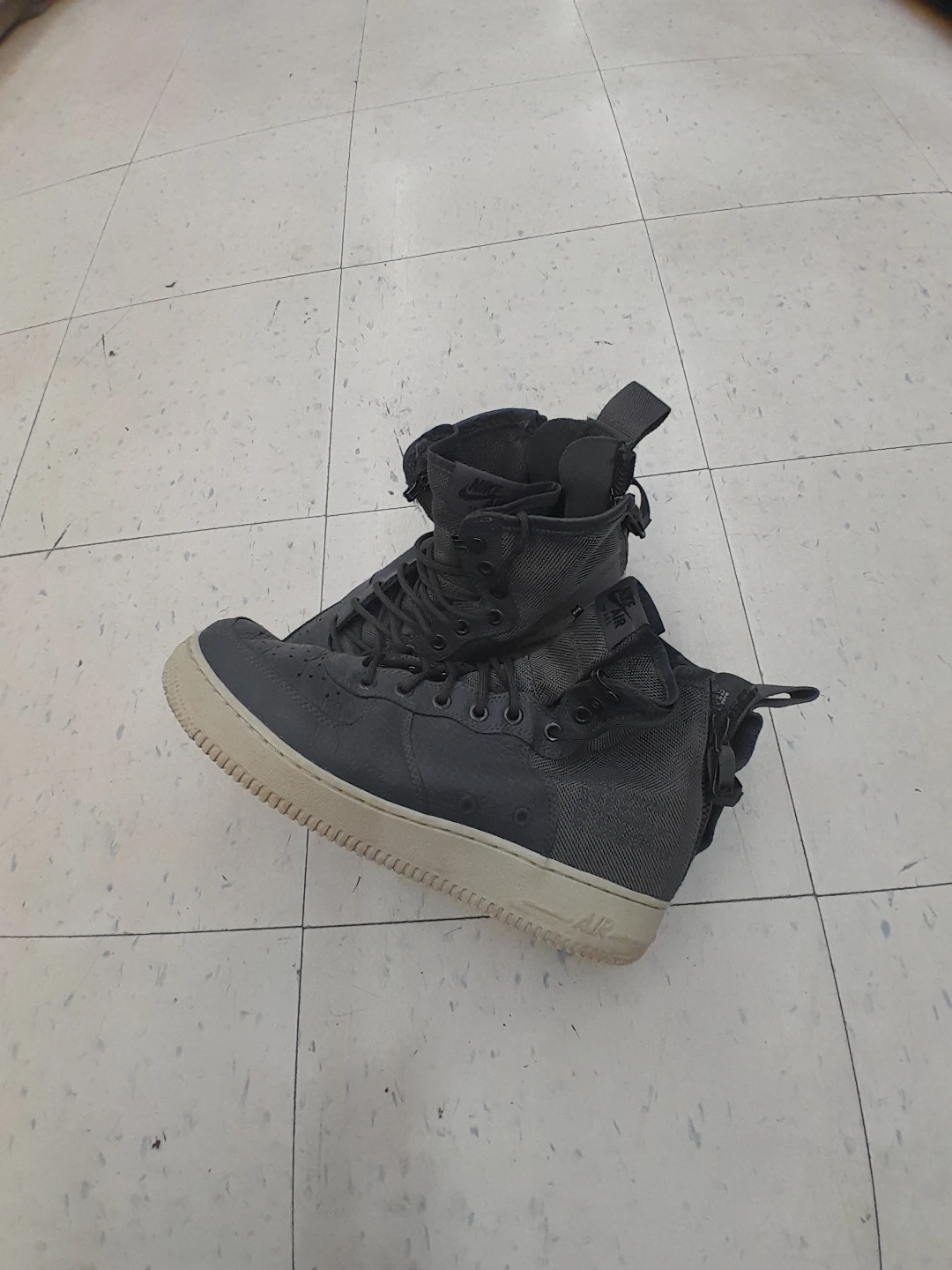 Nike SF Air Force 1 Mid High Top Sneakers Men's Size 9.5