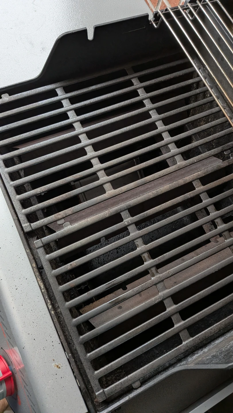 Weber Spirit II gas grill - photo 4