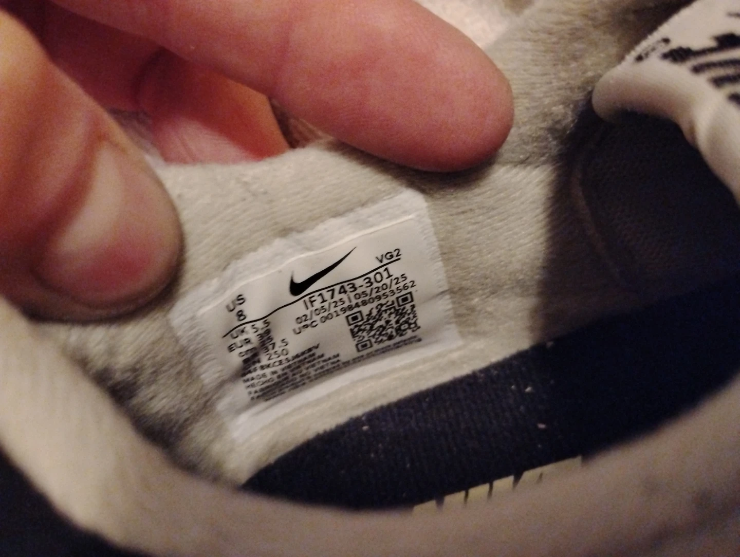 Nike Suede Sneakers Beige/Black US 8 - photo 4